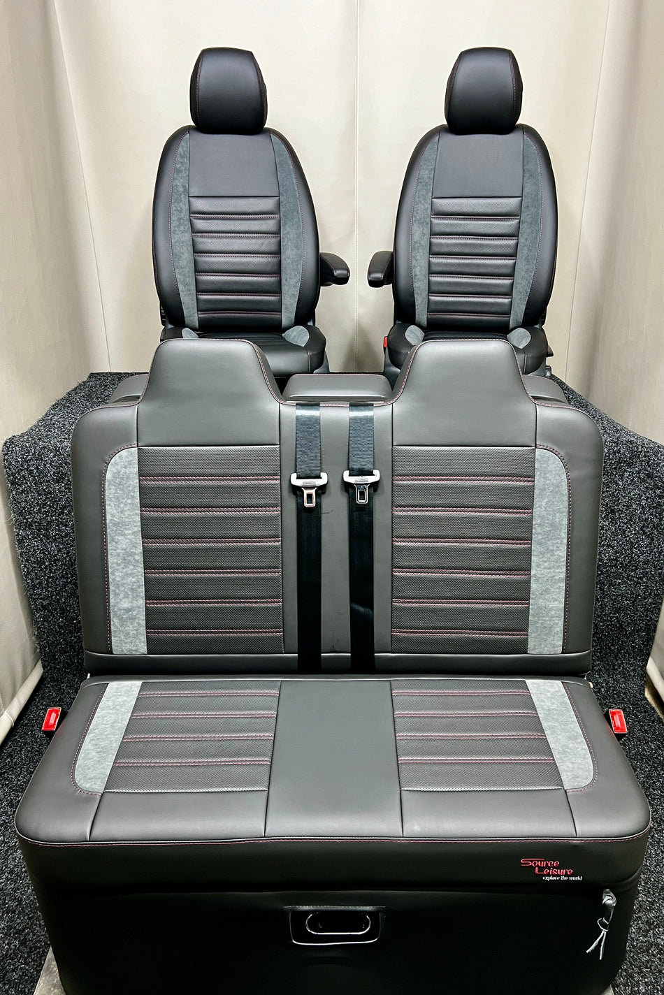 Mercedes - Vito Seats & 3/4 M1 Tested Rock & Roll Bed