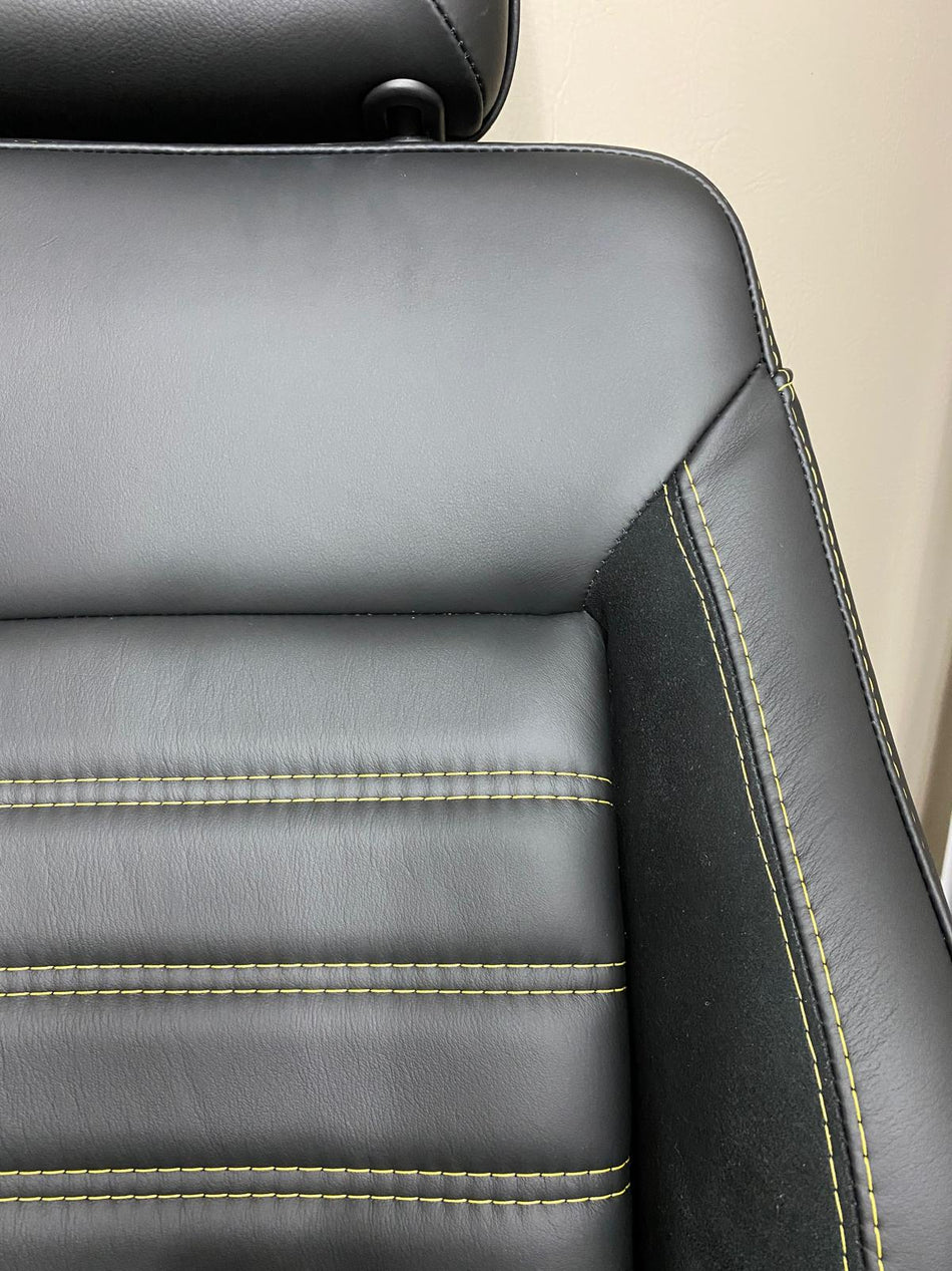 Pair of MK3 Replacement Captain Swivel Seats (40)