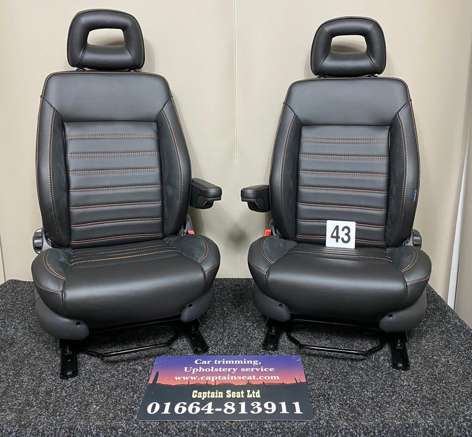Pair of MK3 Replacement Captain Swivel Seats (43)
