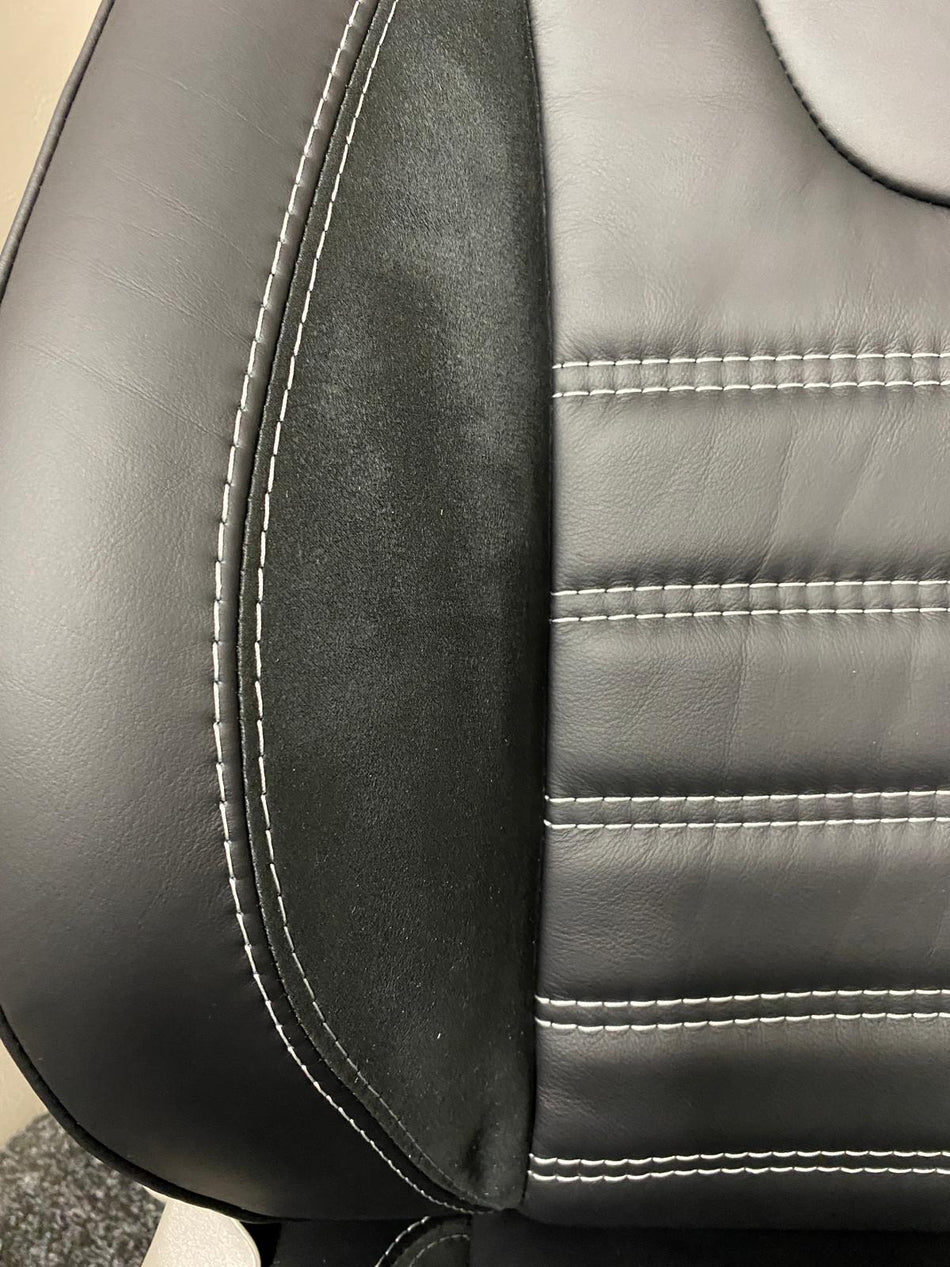 Pair of MK4 Replacement Captain Swivel Seats (13)