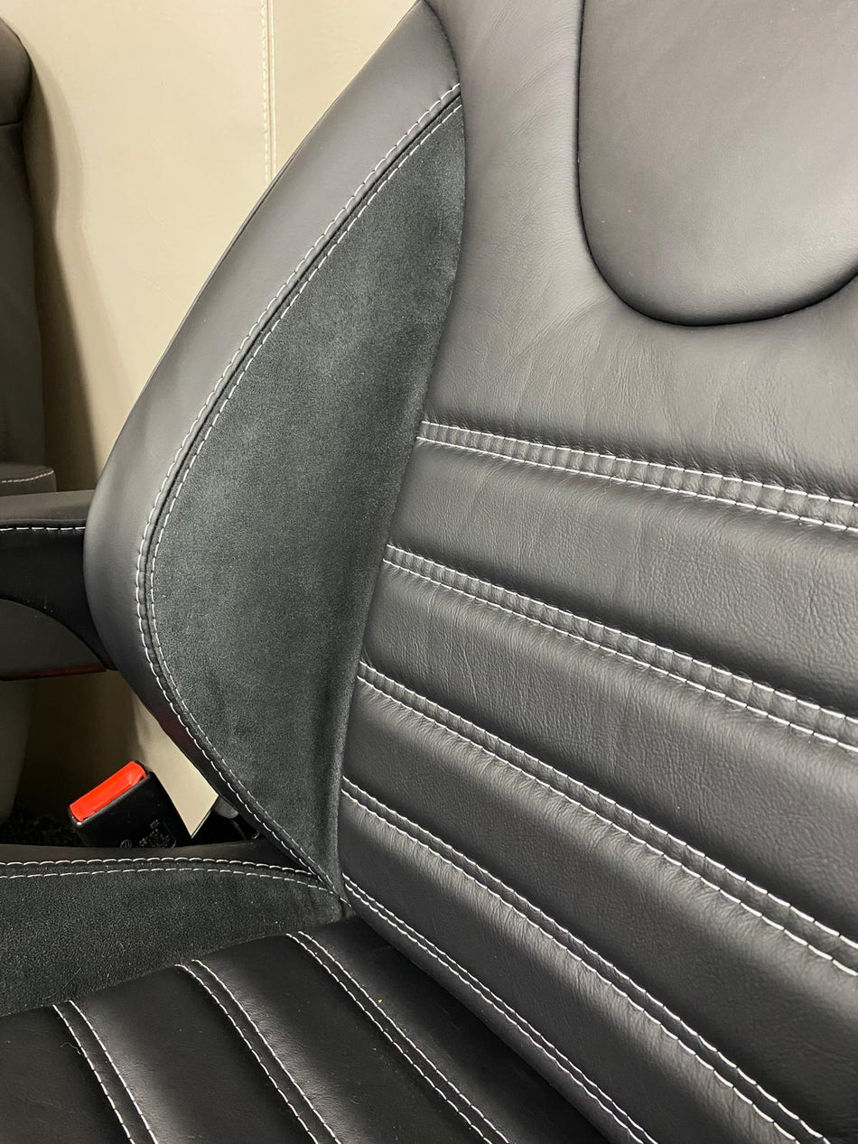 Pair of MK4 Replacement Captain Swivel Seats (86)