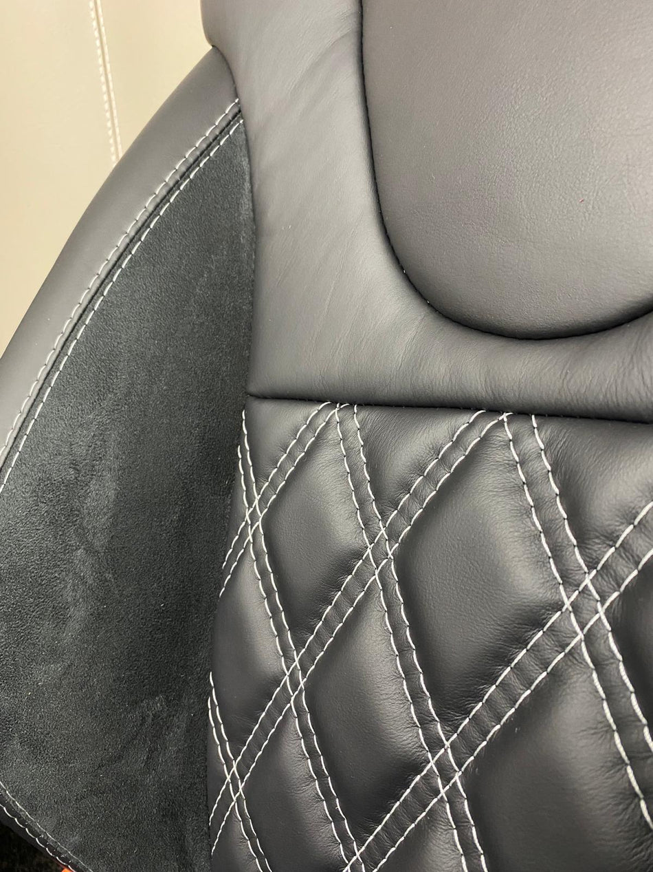 Pair of MK4 Replacement Captain Swivel Seats (87)