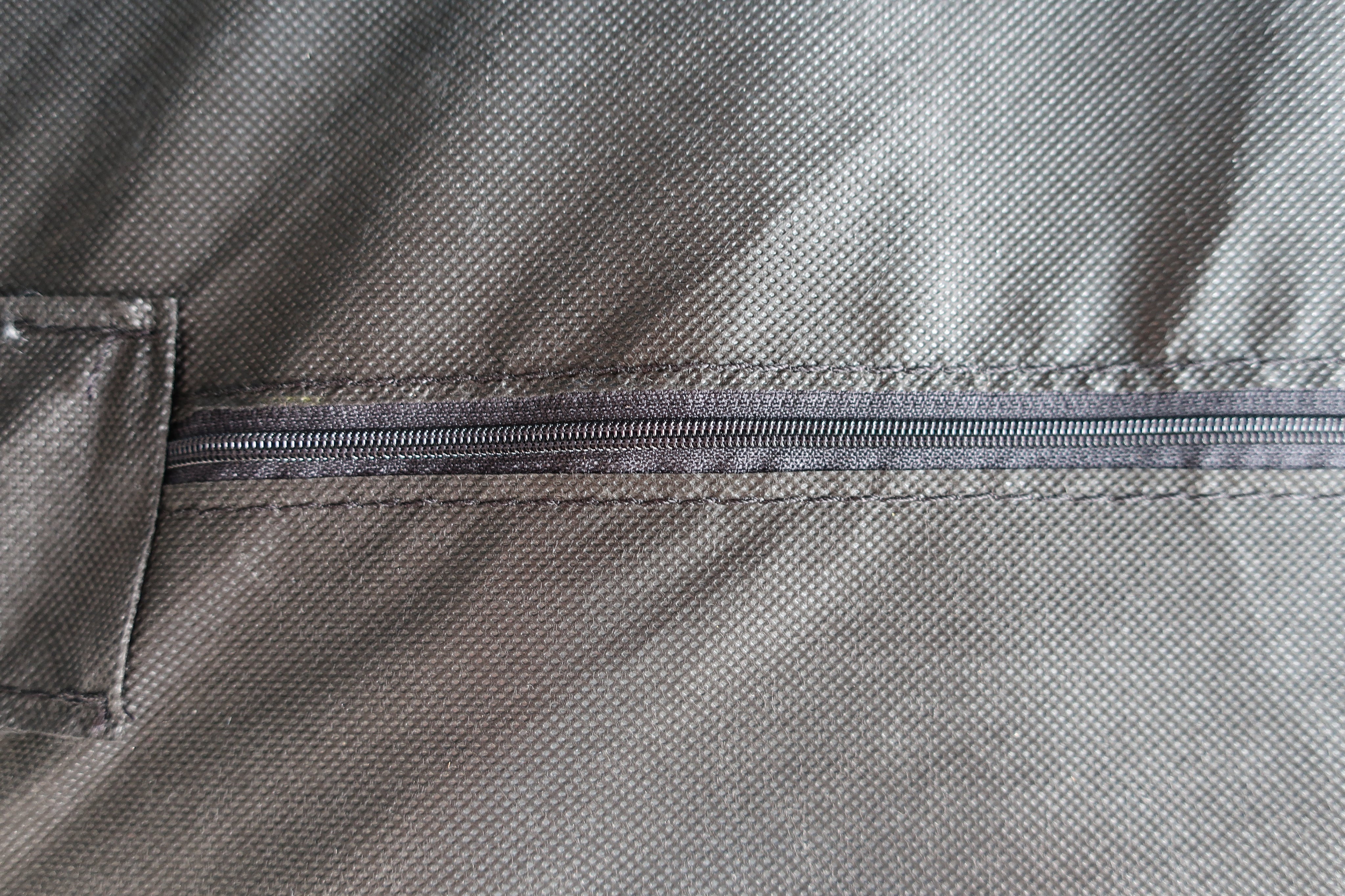 Rock & Roll Bed 3/4 - Quality Foldable Foam Toppers, close-up of the zip.